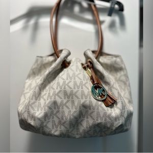 Michael Kors East West Ring Tote Signature Vanilla Handbag
